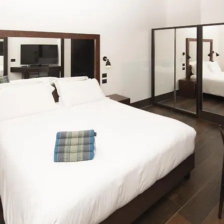 Domus Altana 4* Naples